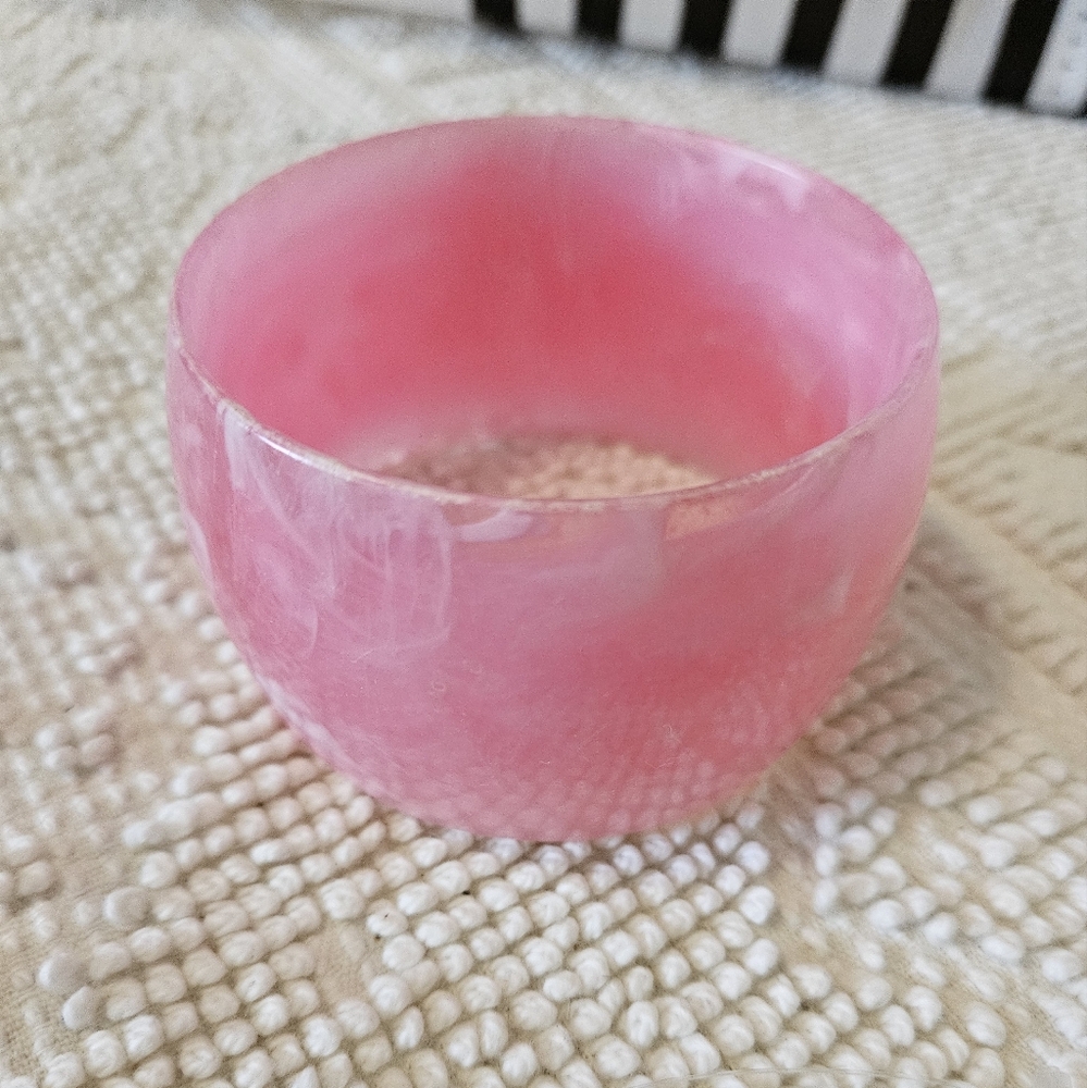 Vintage Mod 80s Pink Smooth Swriled Lucite Chunky Braclet - Picture 2 of 11